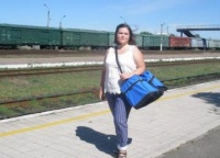 Жителька Луганщини виготовляє сумки за власним дизайном
